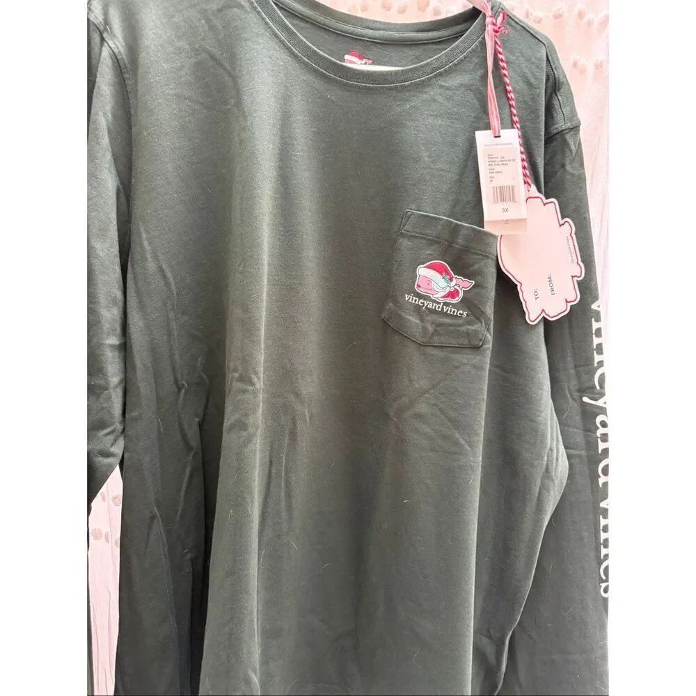 Vineyard Vines Women's Mrs. Claus Whale Pocket Green L/S